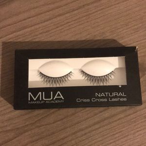 Makeup Academy Natural Crisscross Lashes